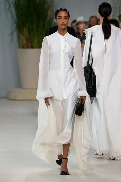Look 44
